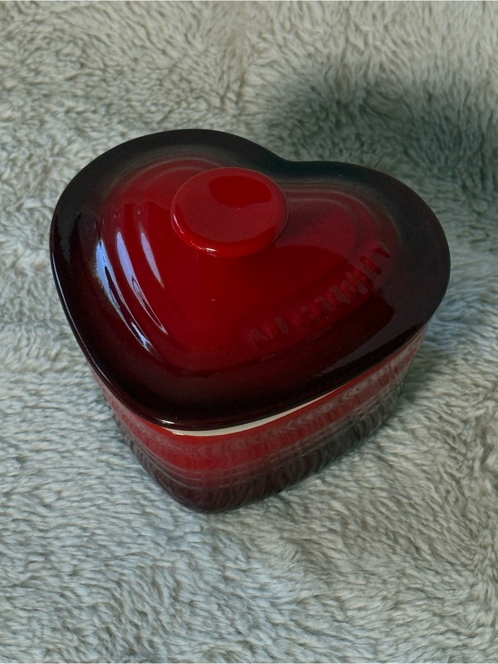 Le Creuset Heart Ramekin with Lid in Cerise